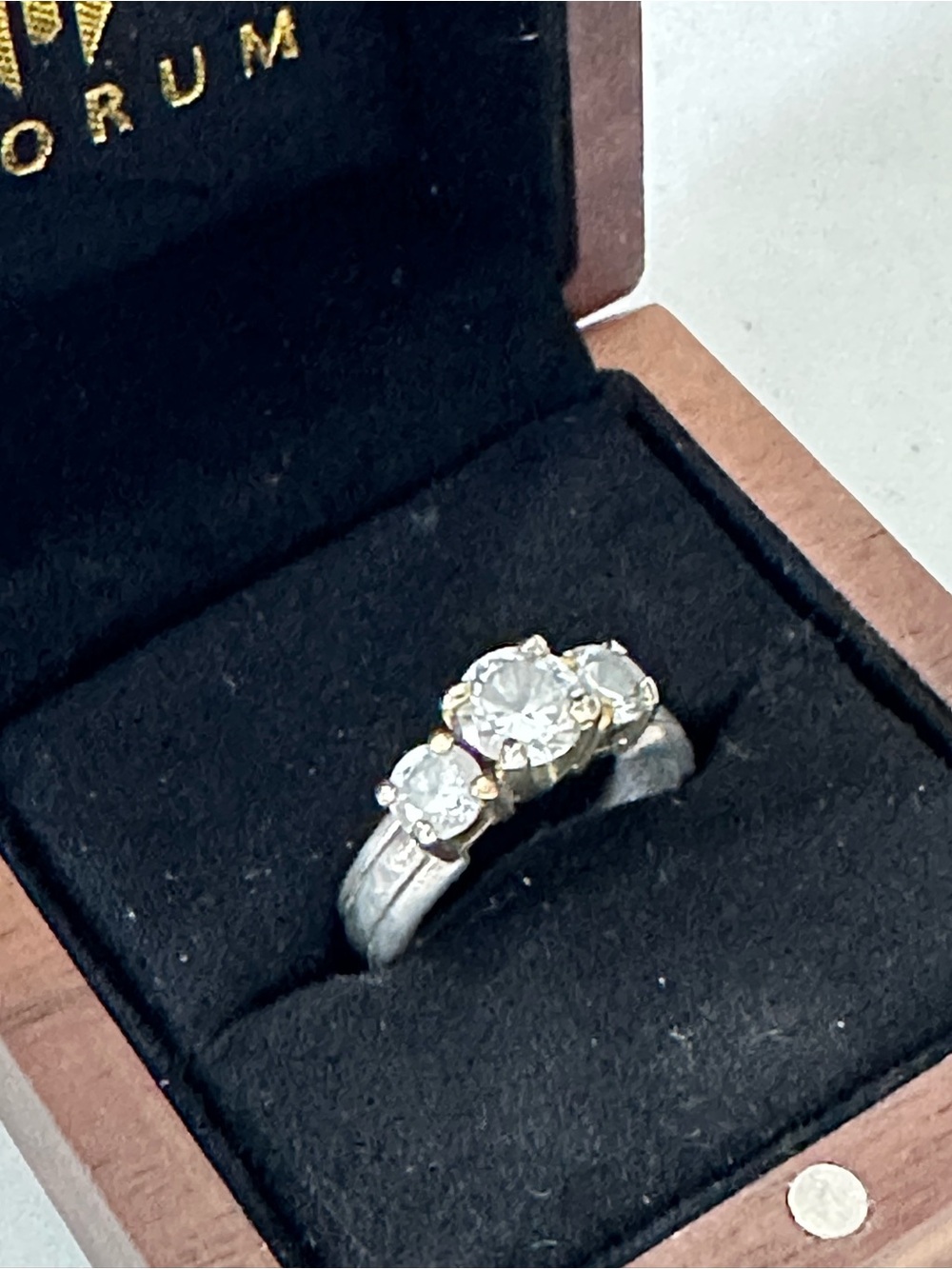 STERLING SILVER CZ RING SIZE 8